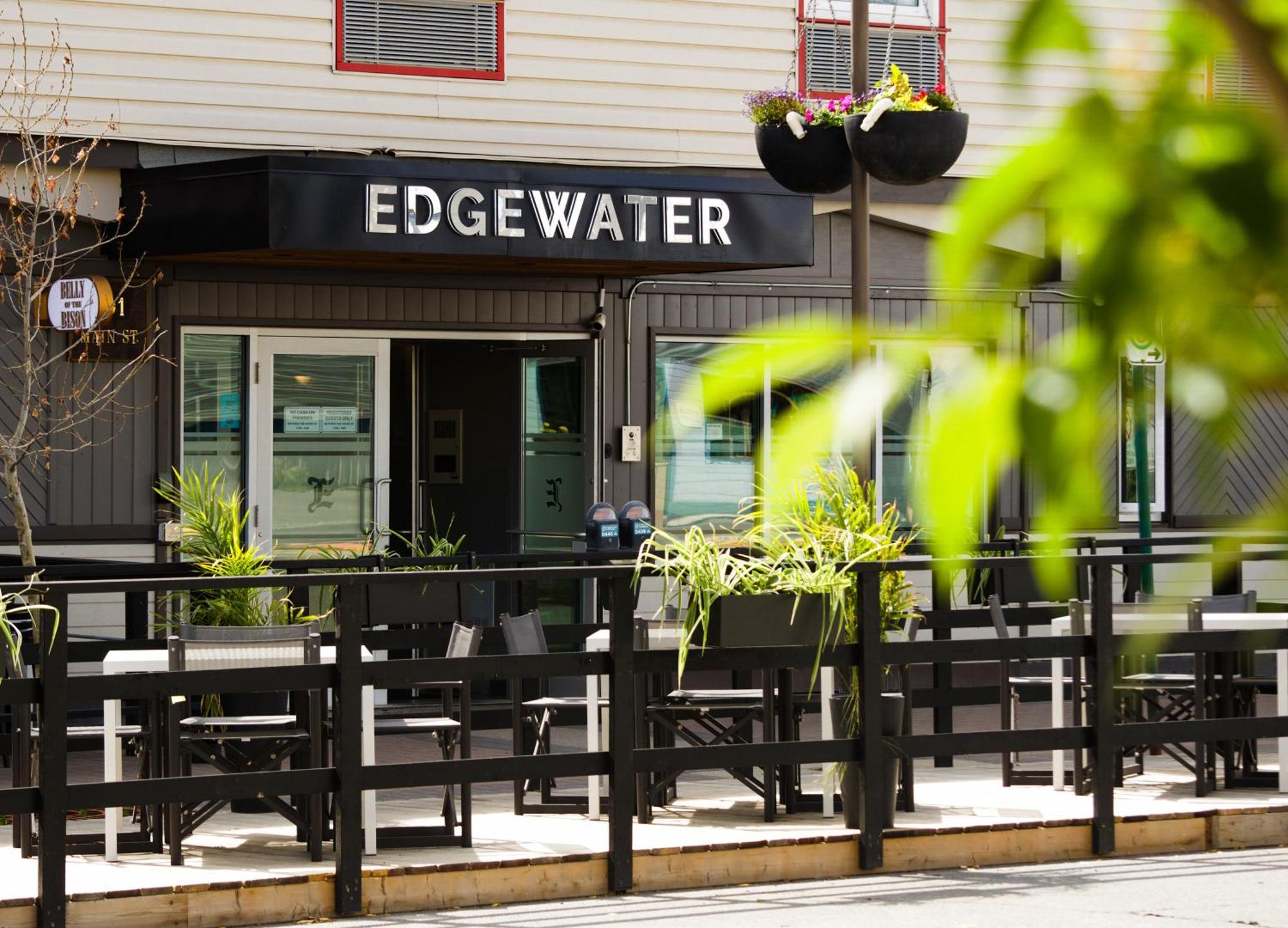 Edgewater Hotel Whitehorse Exterior foto